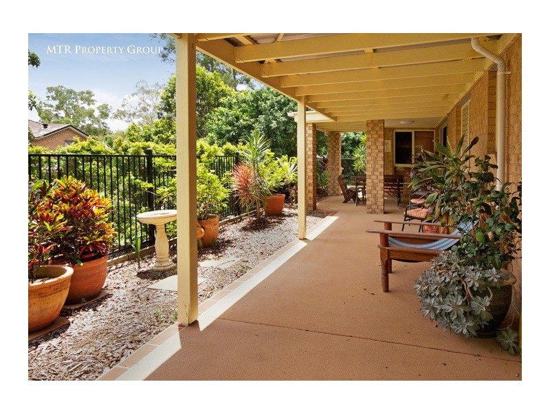 1 Chestnut Place, Forest Lake QLD 4078