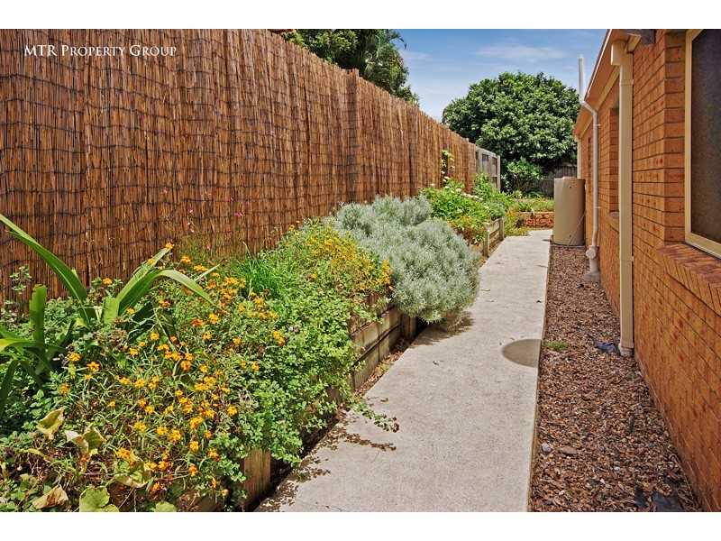 1 Chestnut Place, Forest Lake QLD 4078