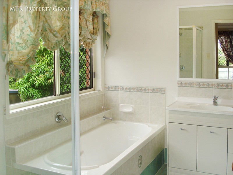 34 Regents Circuit, Forest Lake QLD 4078