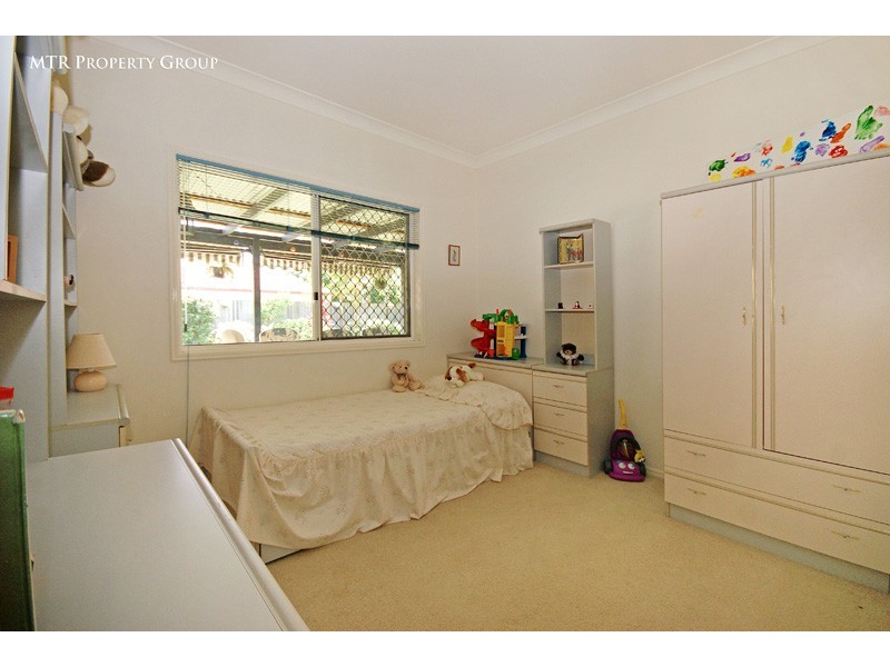 16 Chelsea Place, Forest Lake QLD 4078