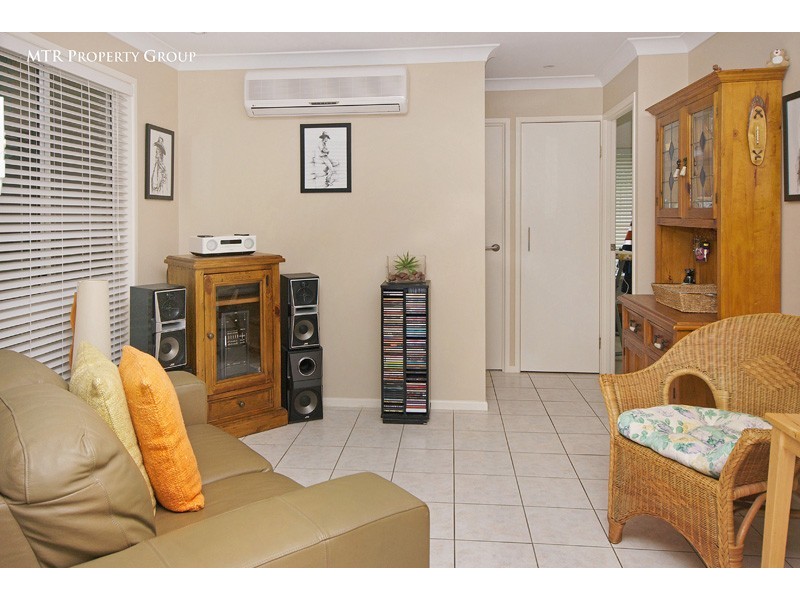 31 Jindabyne Cct, Forest Lake QLD 4078