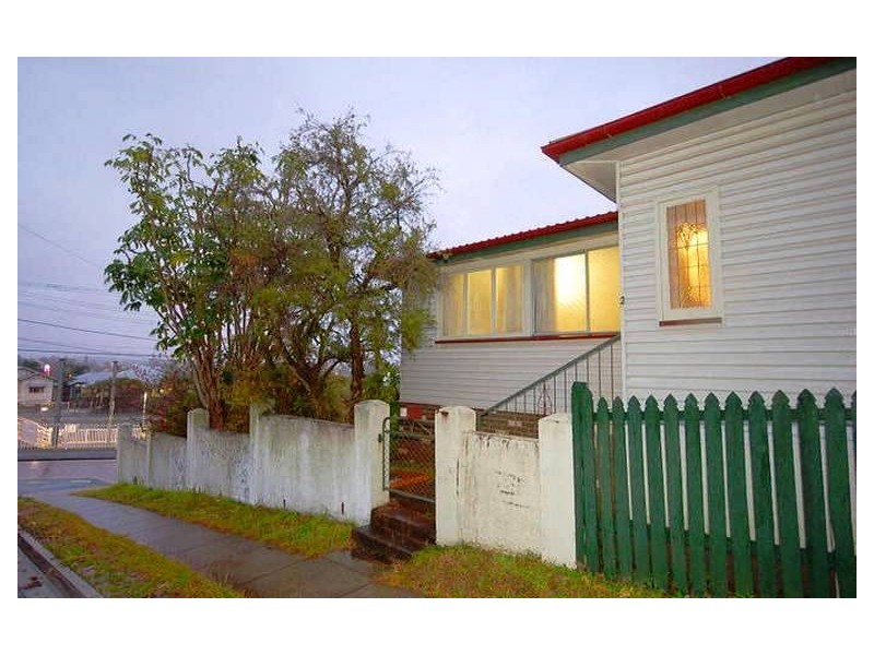 2 Dudley Street, Annerley QLD 4103