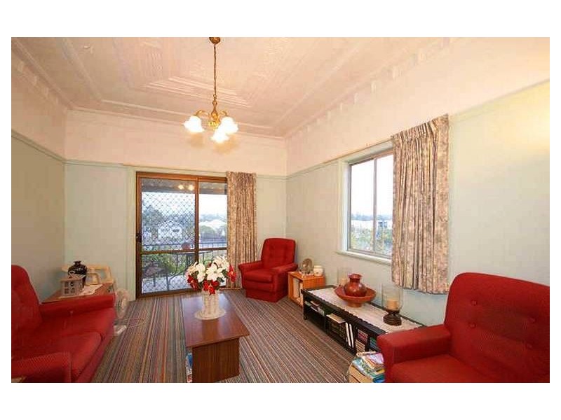 2 Dudley Street, Annerley QLD 4103