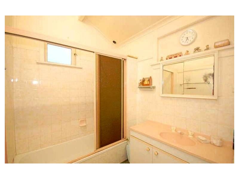 2 Dudley Street, Annerley QLD 4103