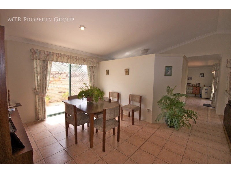 6 Chestnut Place, Forest Lake QLD 4078