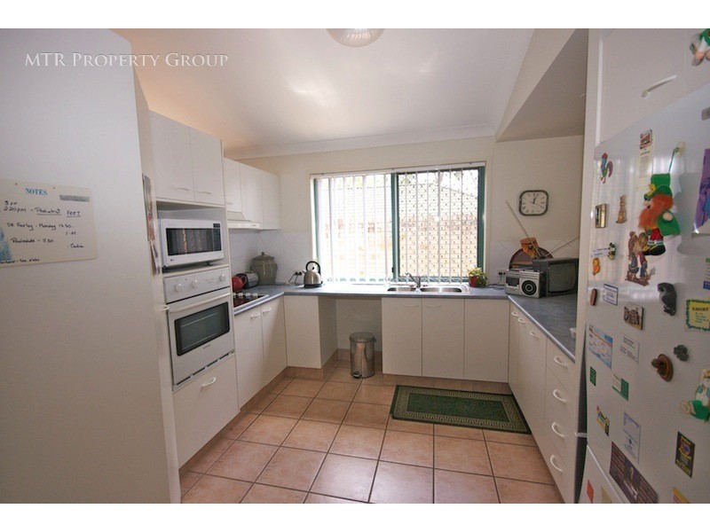 6 Chestnut Place, Forest Lake QLD 4078