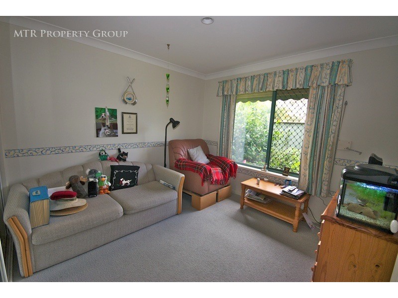 6 Chestnut Place, Forest Lake QLD 4078