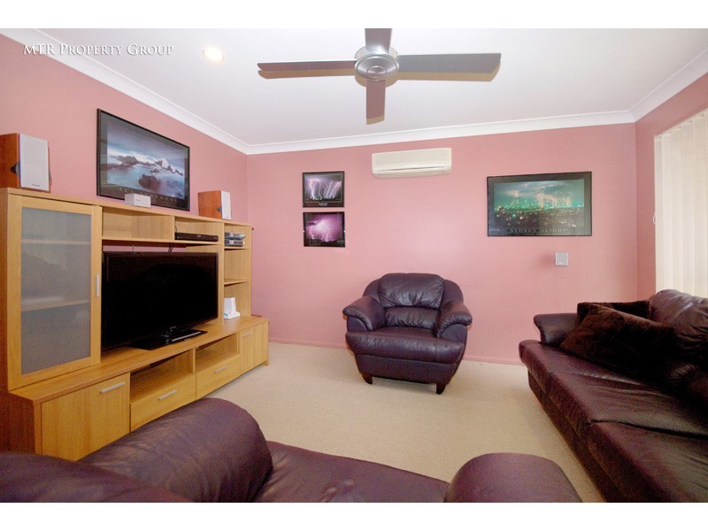 8 Eider Close, Forest Lake QLD 4078