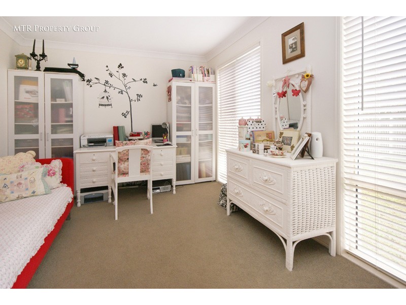 16 Seabrook Cresent, Forest Lake QLD 4078