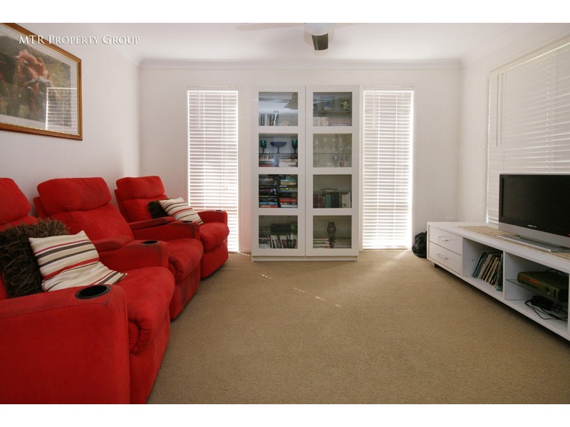 16 Seabrook Cresent, Forest Lake QLD 4078