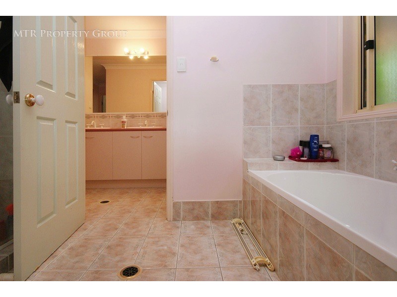 50 Alexandrina Circuit, Forest Lake QLD 4078