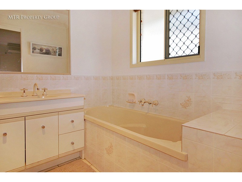 4 Teasel Crescent, Forest Lake QLD 4078