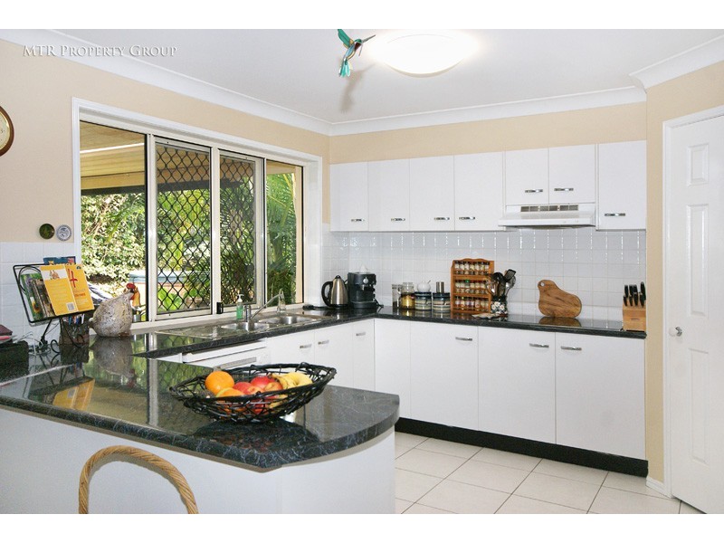 4 Carnegie Close, Forest Lake QLD 4078