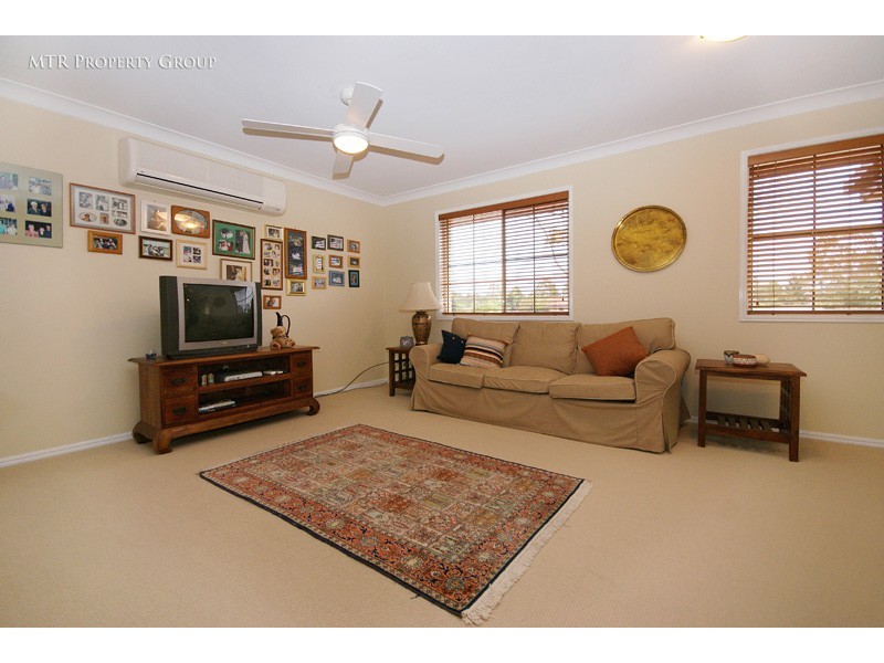 4 Carnegie Close, Forest Lake QLD 4078