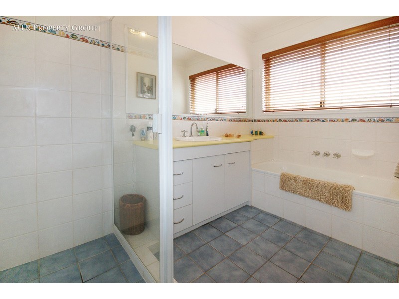 4 Carnegie Close, Forest Lake QLD 4078