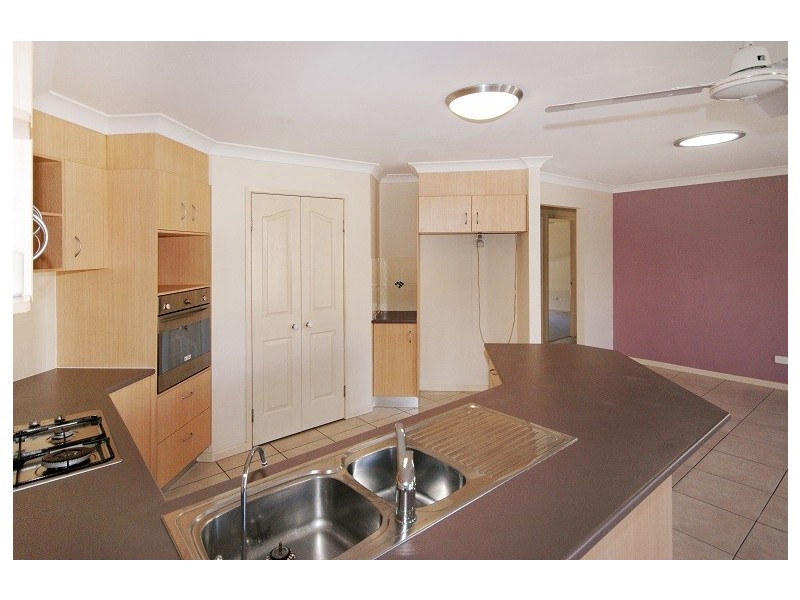 7 Daisy Place, Doolandella QLD 4077