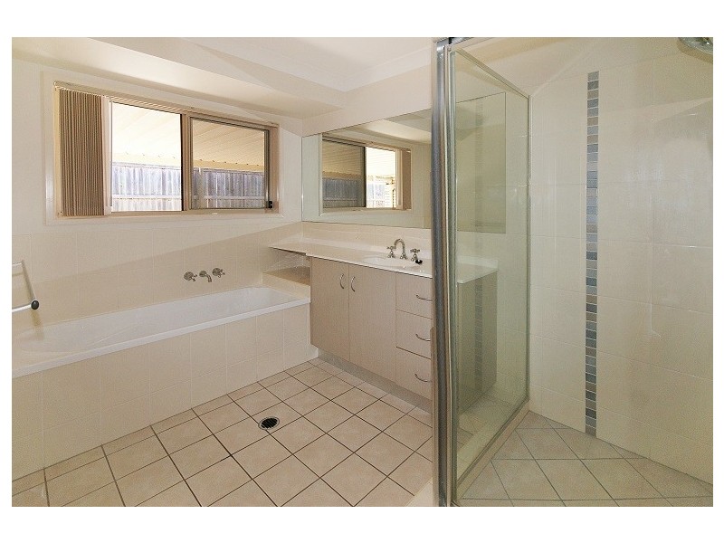 7 Daisy Place, Doolandella QLD 4077