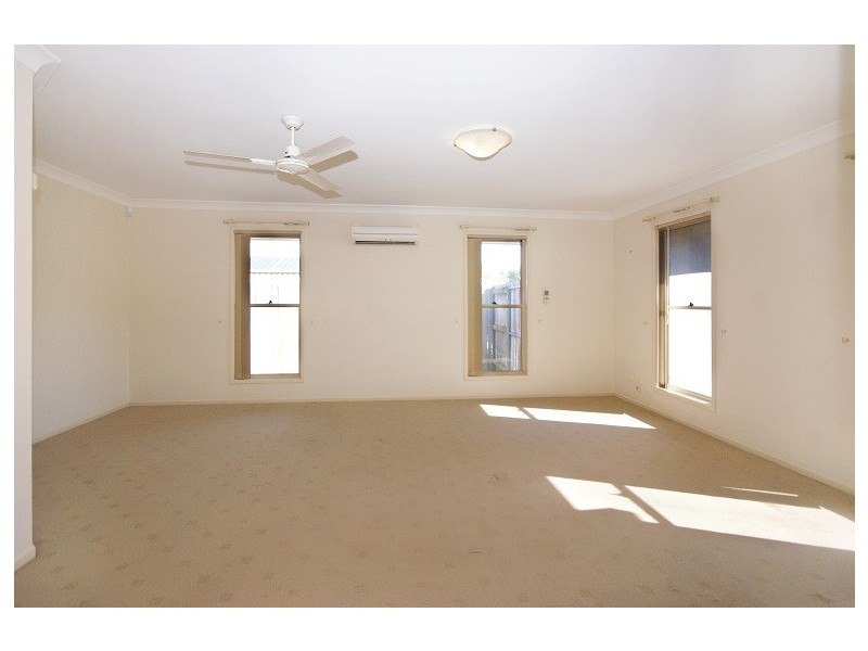 7 Daisy Place, Doolandella QLD 4077