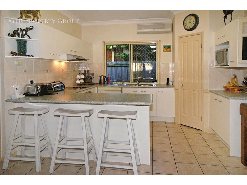 8 Trinity Close, Forest Lake QLD 4078