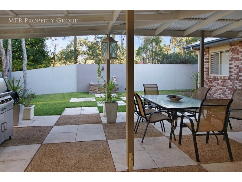 8 Trinity Close, Forest Lake QLD 4078