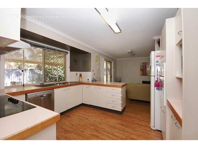 8 Martindale Place, Forest Lake QLD 4078