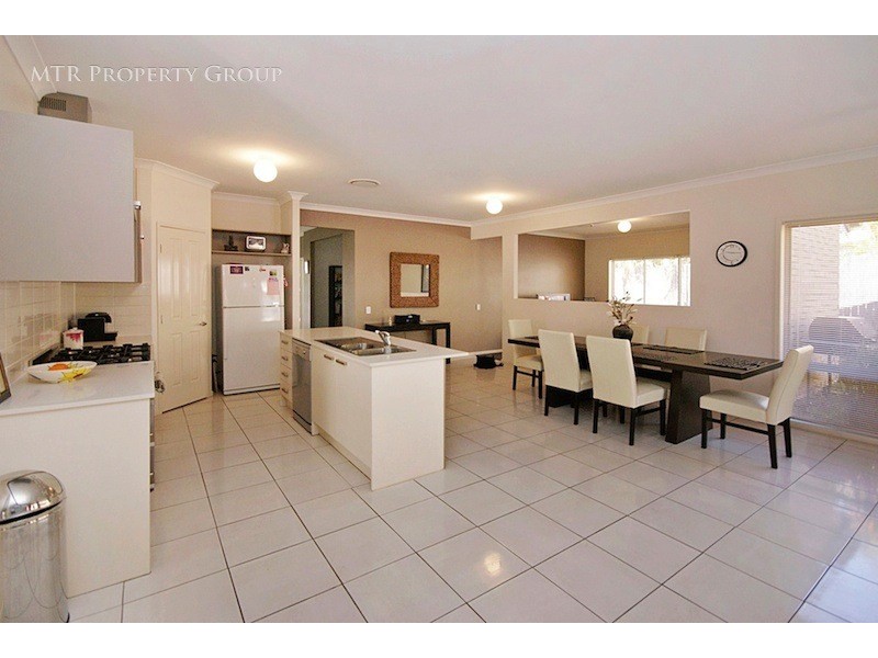 3 Tuscany Close, Forest Lake QLD 4078