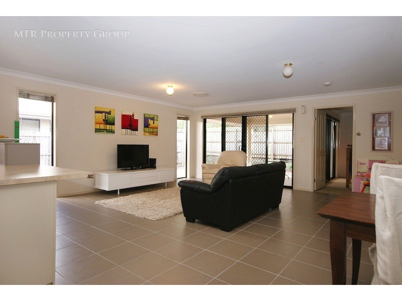 7 Tropical Drive, Forest Lake QLD 4078