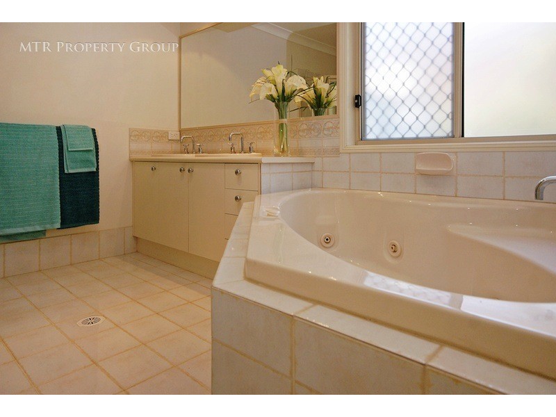 5 Bellthorpe Place, Forest Lake QLD 4078