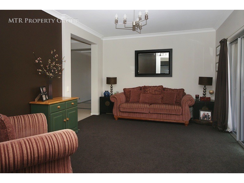 11 Dandenong St, Forest Lake QLD 4078