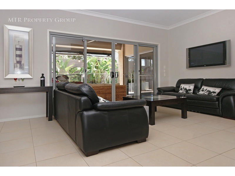 11 Dandenong St, Forest Lake QLD 4078