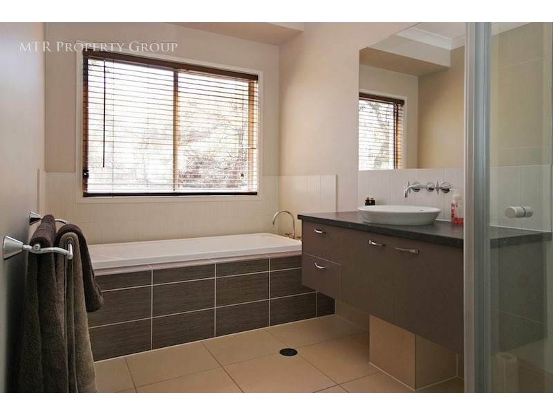 11 Dandenong St, Forest Lake QLD 4078