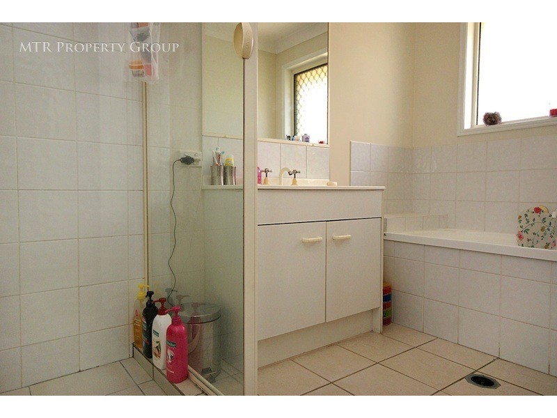 2 Leyburn Cres, Forest Lake QLD 4078