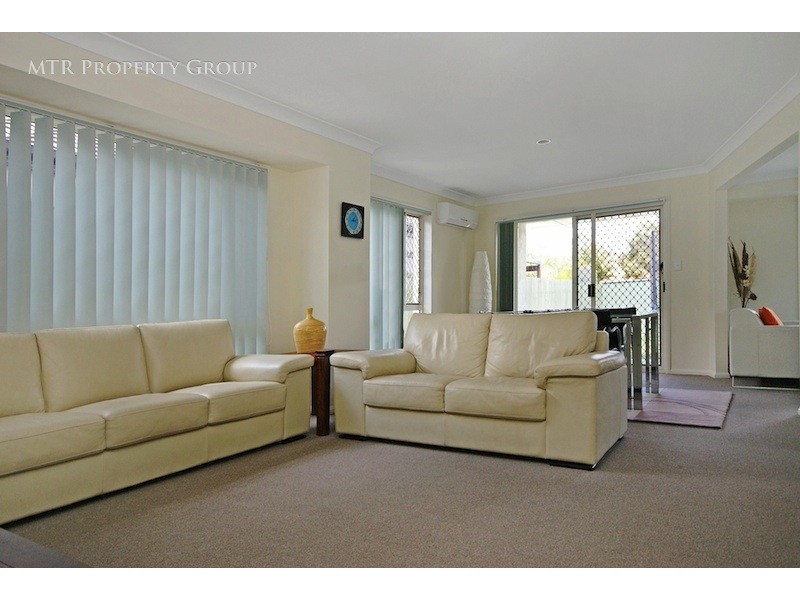 15 Carolina Parade, Forest Lake QLD 4078