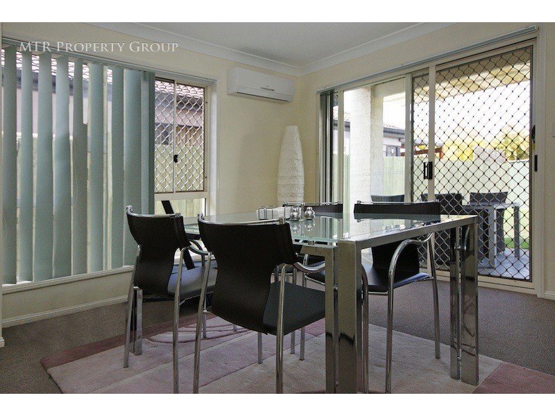 15 Carolina Parade, Forest Lake QLD 4078