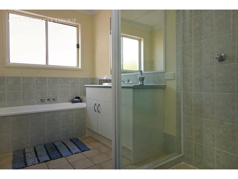 15 Carolina Parade, Forest Lake QLD 4078