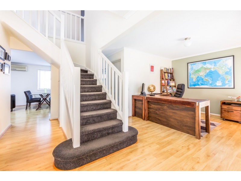 6 Jetty Walk, Forest Lake QLD 4078