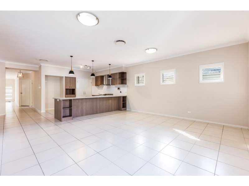 6 Tuscany Close, Forest Lake QLD 4078