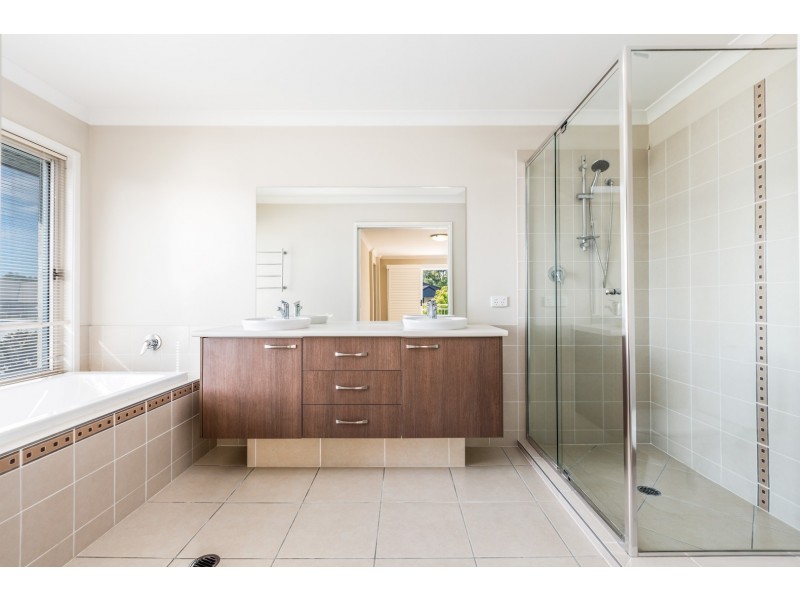 6 Tuscany Close, Forest Lake QLD 4078