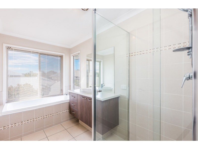 6 Tuscany Close, Forest Lake QLD 4078