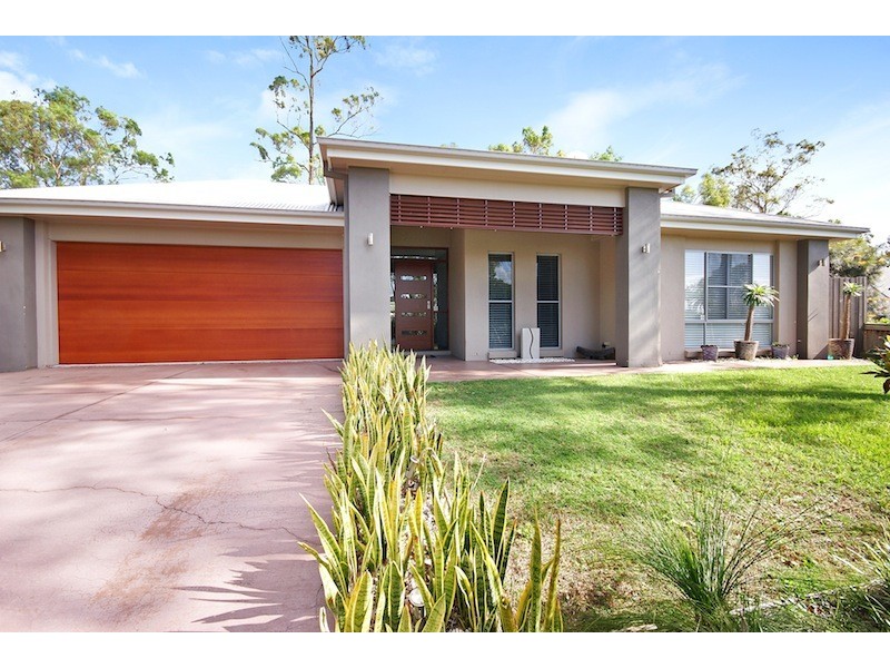 11 Dandenong Street, Forest Lake QLD 4078