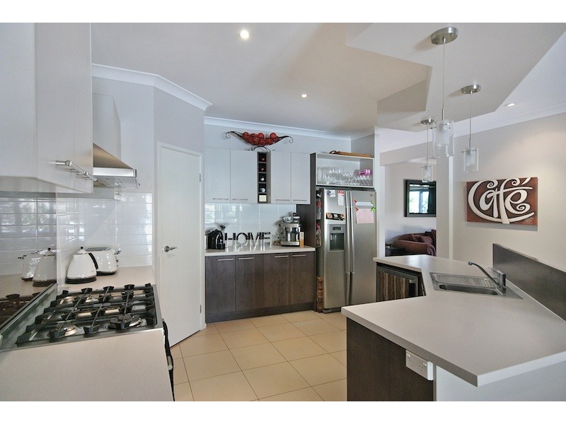 11 Dandenong Street, Forest Lake QLD 4078