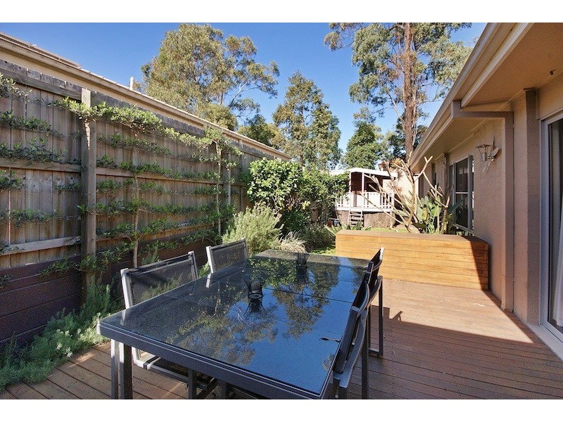 11 Dandenong Street, Forest Lake QLD 4078