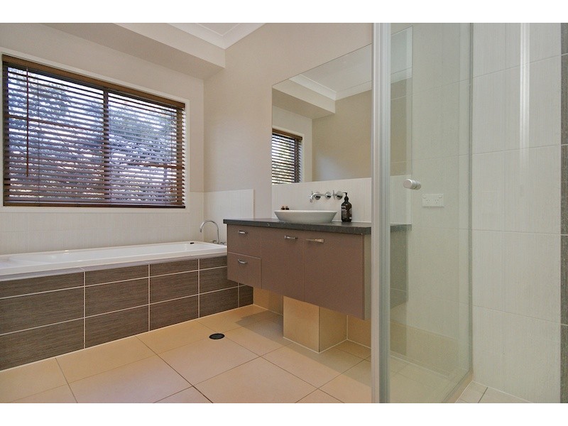 11 Dandenong Street, Forest Lake QLD 4078