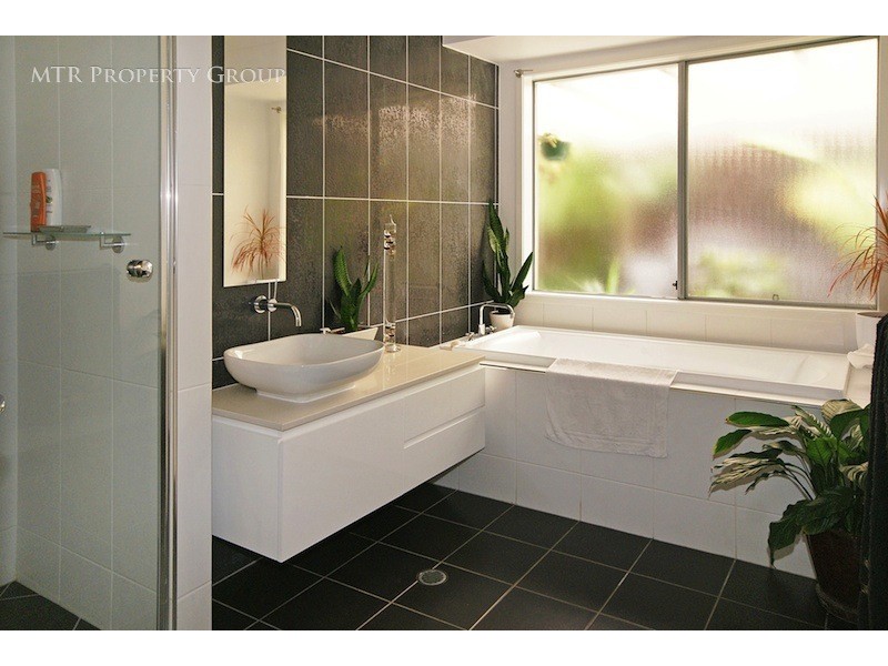 1 Uluru Place, Forest Lake QLD 4078