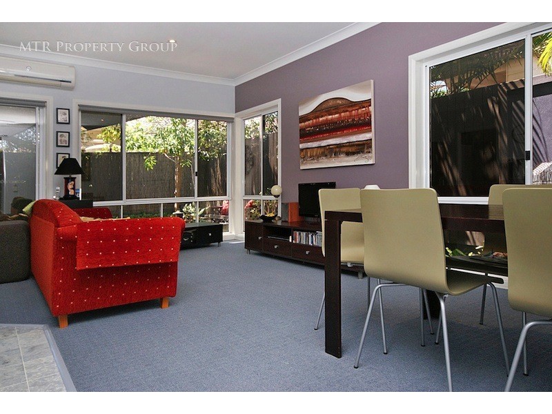 16 Beerwah Place, Forest Lake QLD 4078