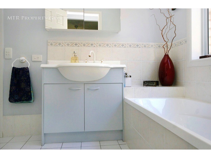 16 Beerwah Place, Forest Lake QLD 4078