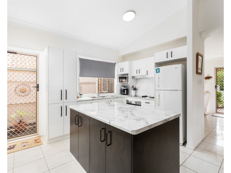 4 Monash Court, Forest Lake QLD 4078