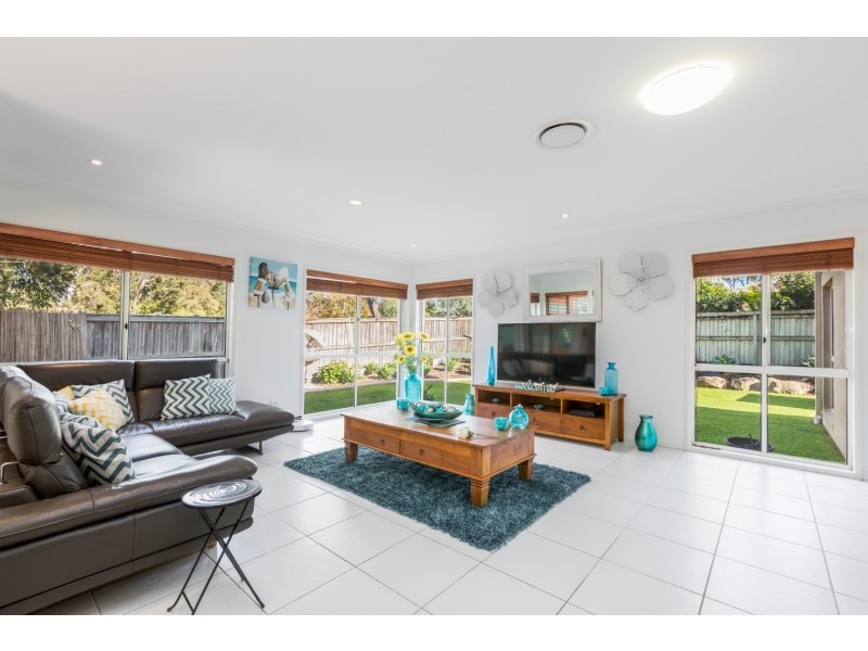 6 Trinity Close, Forest Lake QLD 4078