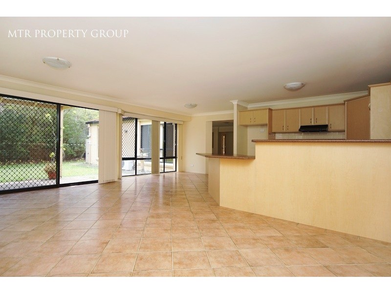 2 Yale Cct, Forest Lake QLD 4078