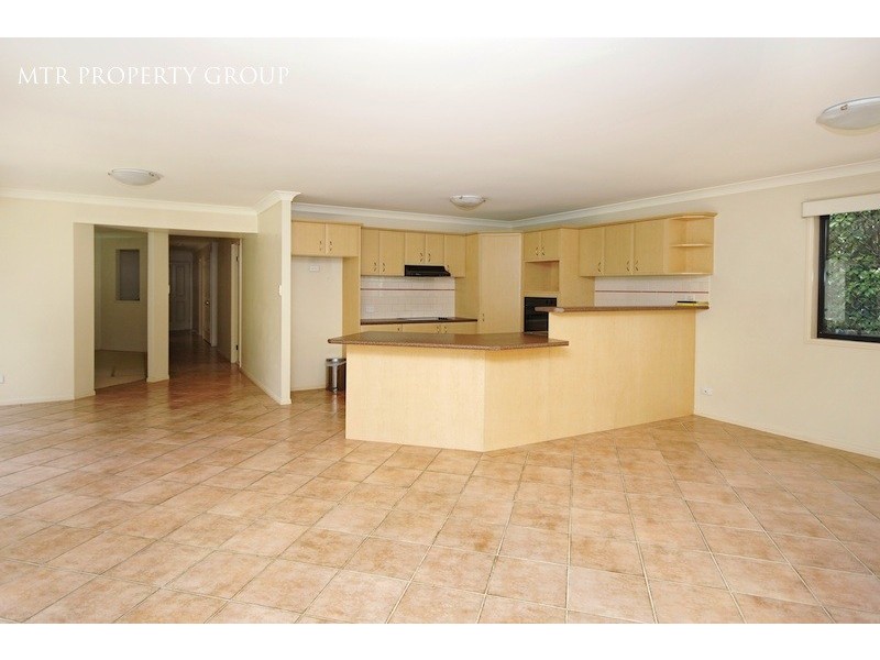 2 Yale Cct, Forest Lake QLD 4078